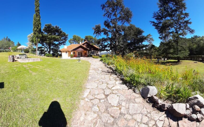 Casa a la Venta en La Falda