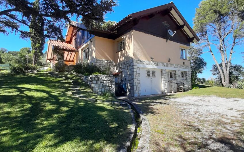 Casa a la Venta en La Falda