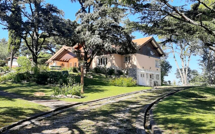 Casa a la Venta en La Falda