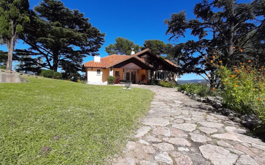 Casa a la Venta en La Falda