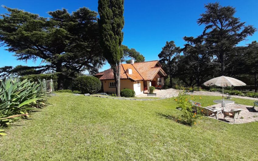 Casa a la Venta en La Falda