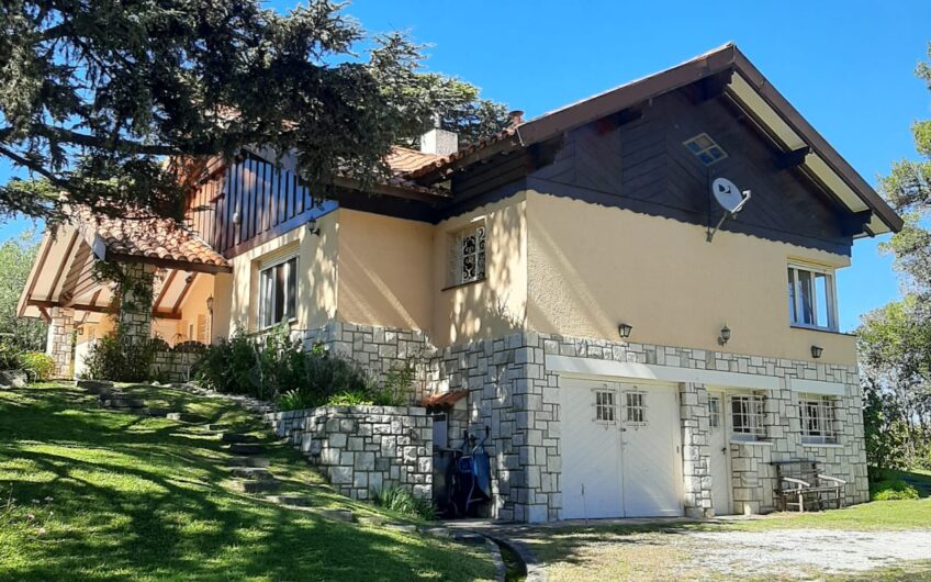 Casa a la Venta en La Falda