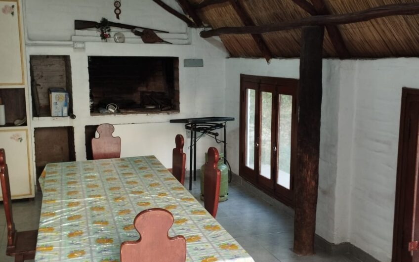 Casa con Dependencias en Venta en La Falda