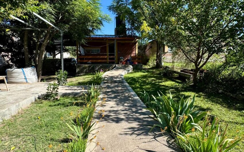 Casa con Departamento en Venta en Valle Hermoso