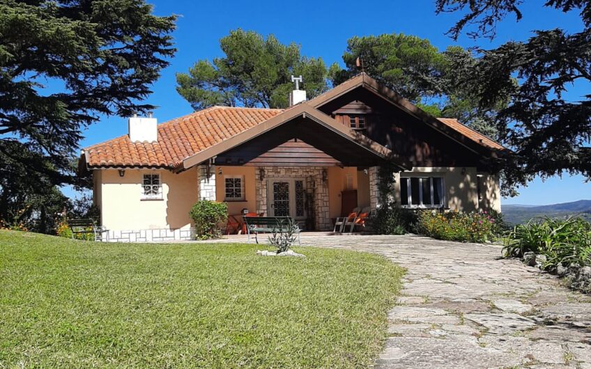 Casa a la Venta en La Falda