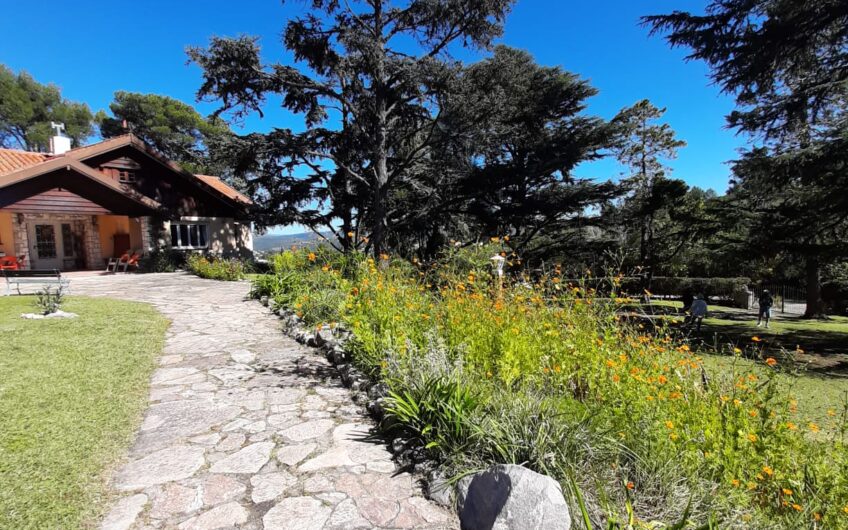 Casa a la Venta en La Falda