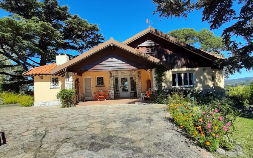 Casa a la Venta en La Falda