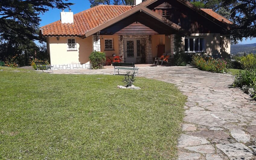 Casa a la Venta en La Falda