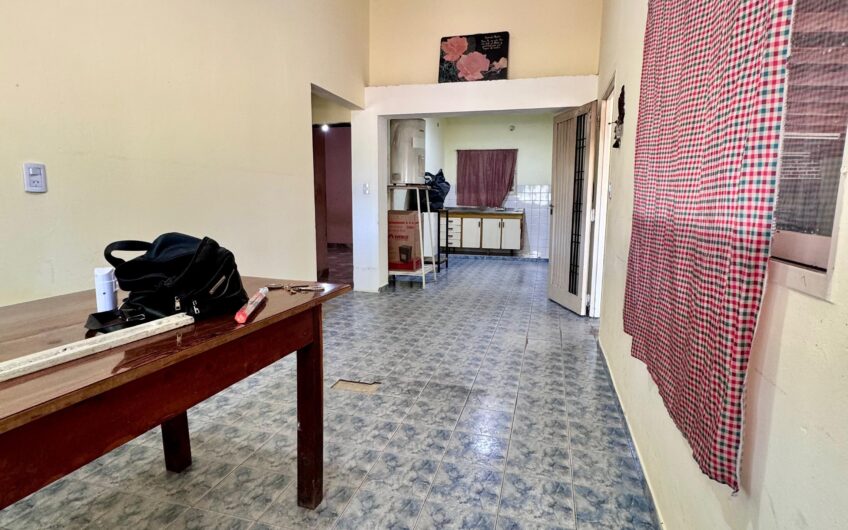Casa con Dependencias en Venta en Valle Hermoso