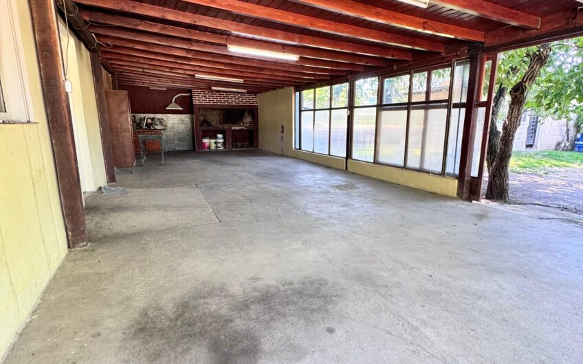 Casa con Dependencias en Venta en Valle Hermoso