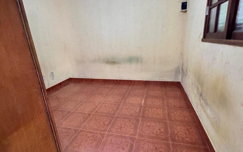 Casa con Dependencias en Venta en Valle Hermoso