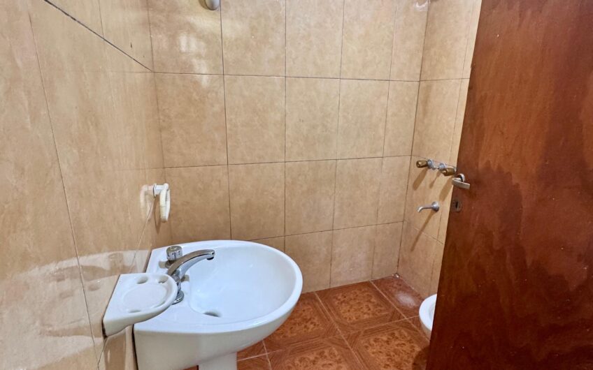 Casa con Dependencias en Venta en Valle Hermoso