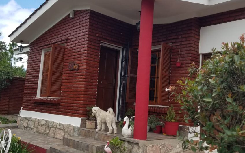 Casa a la Venta en La Falda
