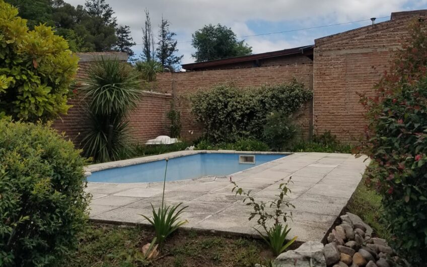 Casa a la Venta en La Falda