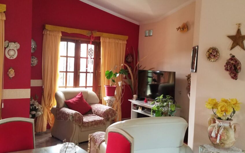 Casa a la Venta en La Falda
