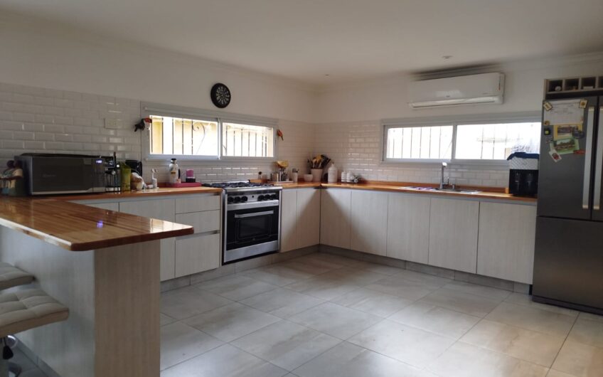 Casa a la Venta en La Falda